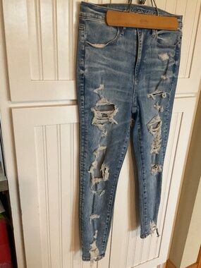 American Eagle DISTRESSED Blue Jeans Next Level Stretch 6 XShort 24” inseam